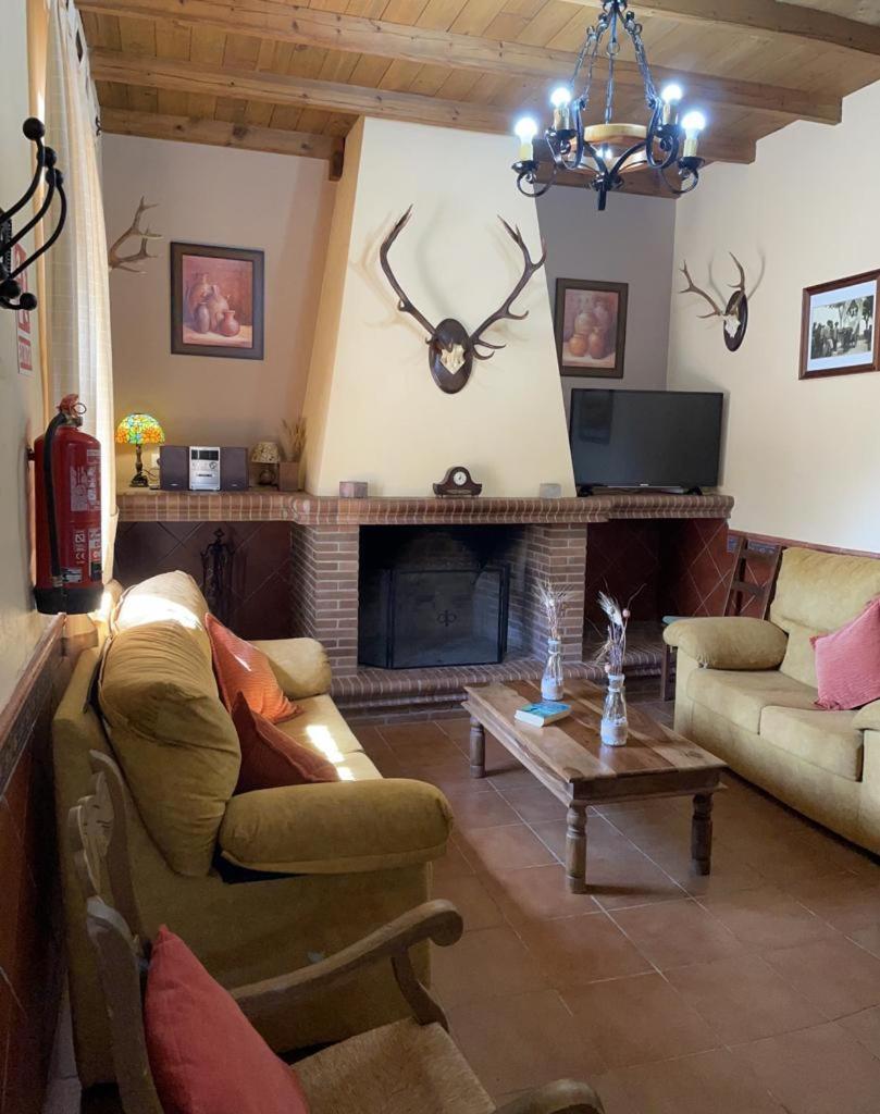 Casa Rural La Dehesilla Cazalla de la Sierra Exterior photo
